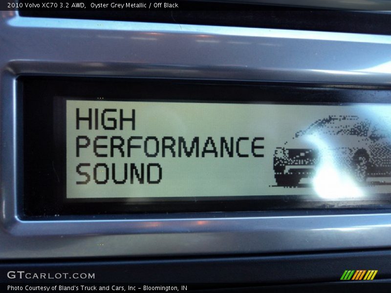 Oyster Grey Metallic / Off Black 2010 Volvo XC70 3.2 AWD