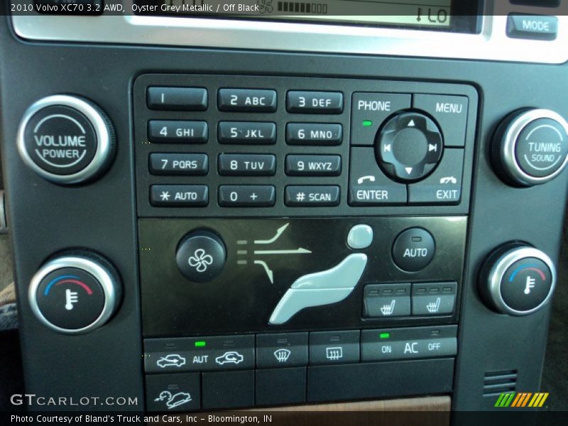 Oyster Grey Metallic / Off Black 2010 Volvo XC70 3.2 AWD