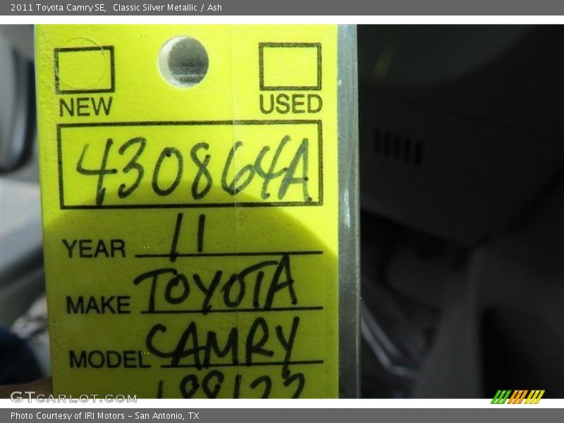 Classic Silver Metallic / Ash 2011 Toyota Camry SE