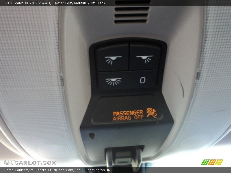 Oyster Grey Metallic / Off Black 2010 Volvo XC70 3.2 AWD