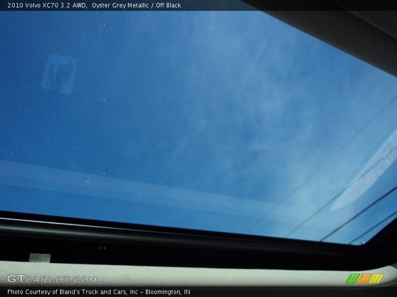 Oyster Grey Metallic / Off Black 2010 Volvo XC70 3.2 AWD
