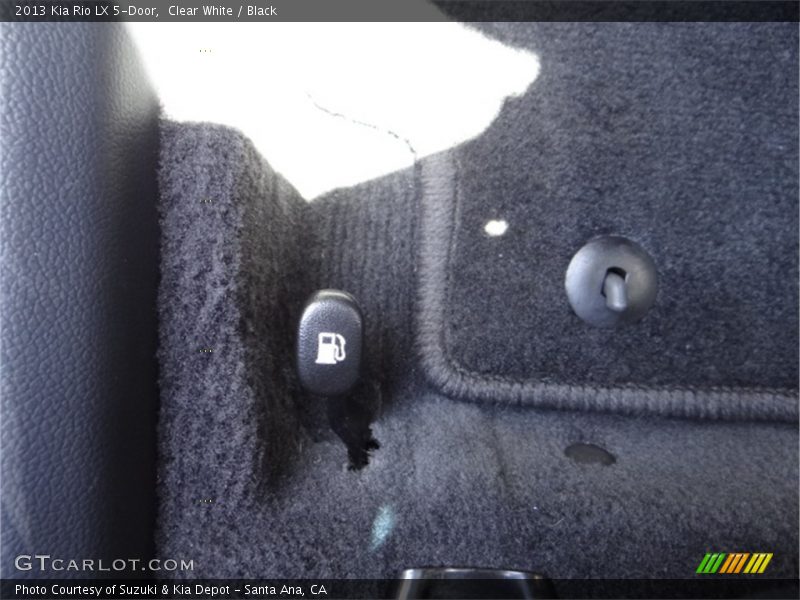 Clear White / Black 2013 Kia Rio LX 5-Door