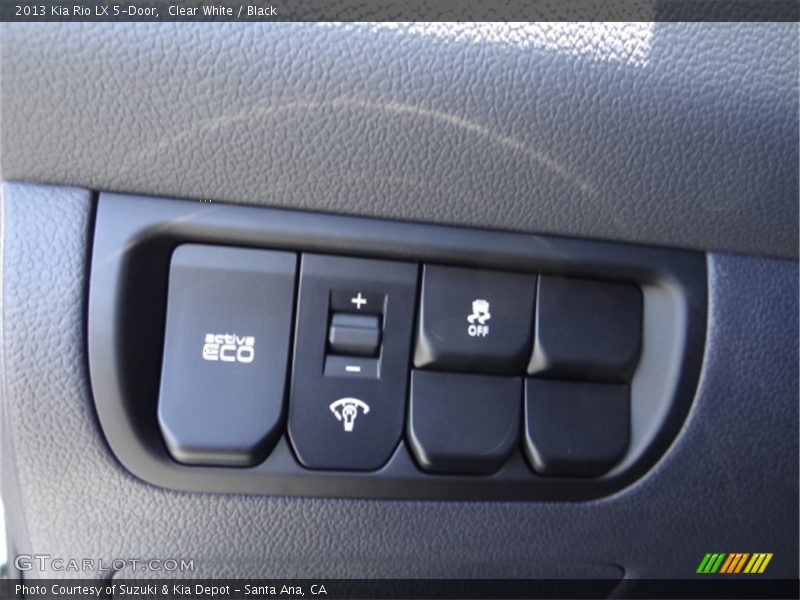 Clear White / Black 2013 Kia Rio LX 5-Door