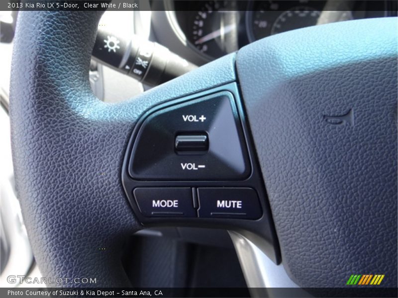 Clear White / Black 2013 Kia Rio LX 5-Door