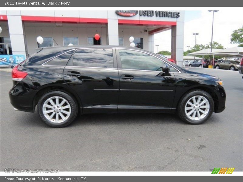 Black / Ivory 2011 Toyota Venza I4