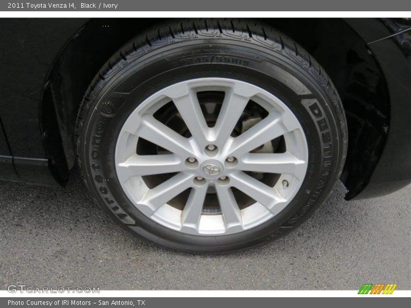 Black / Ivory 2011 Toyota Venza I4