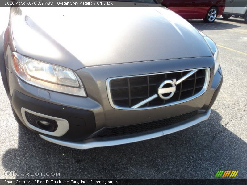 Oyster Grey Metallic / Off Black 2010 Volvo XC70 3.2 AWD