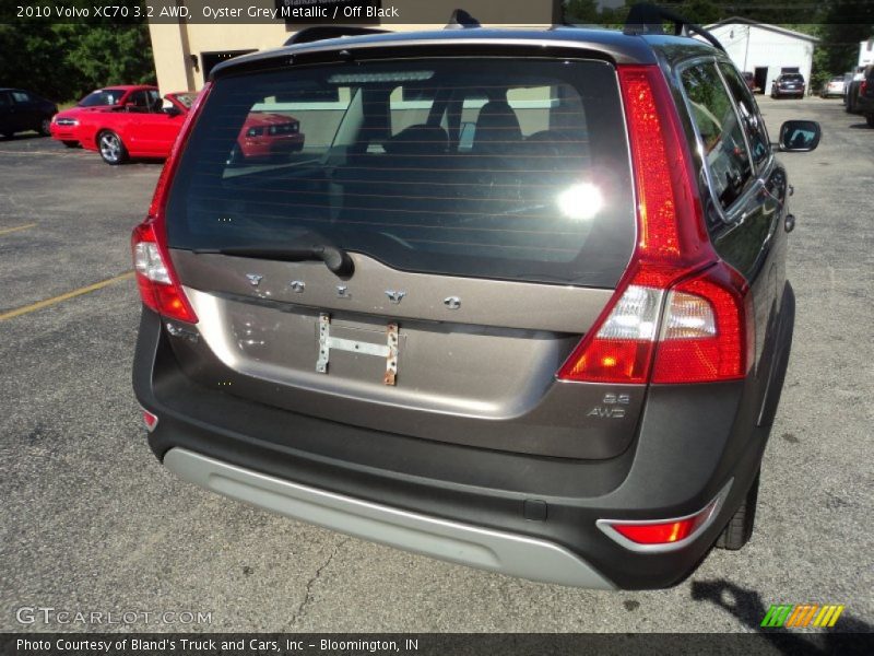 Oyster Grey Metallic / Off Black 2010 Volvo XC70 3.2 AWD