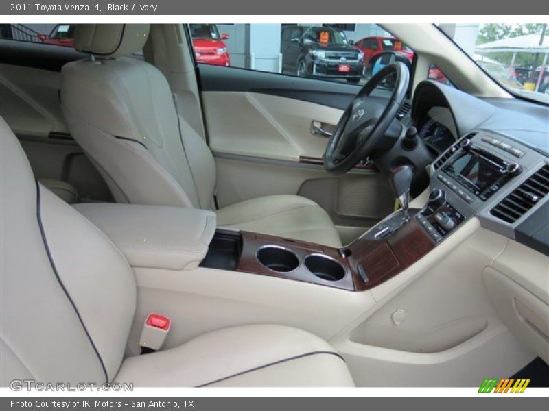Black / Ivory 2011 Toyota Venza I4