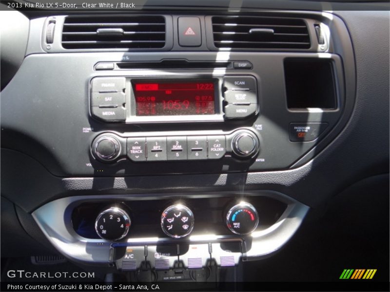 Clear White / Black 2013 Kia Rio LX 5-Door