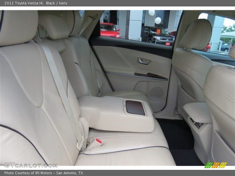 Black / Ivory 2011 Toyota Venza I4