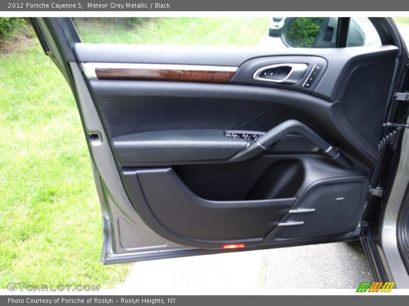 Meteor Grey Metallic / Black 2012 Porsche Cayenne S