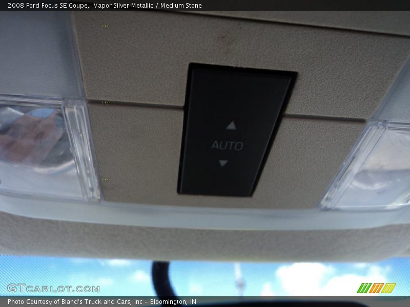 Vapor Silver Metallic / Medium Stone 2008 Ford Focus SE Coupe