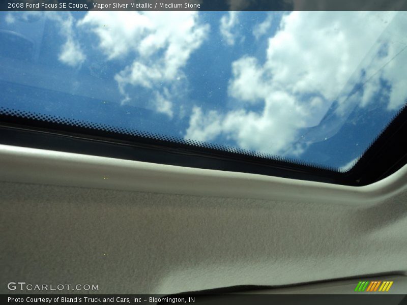 Vapor Silver Metallic / Medium Stone 2008 Ford Focus SE Coupe
