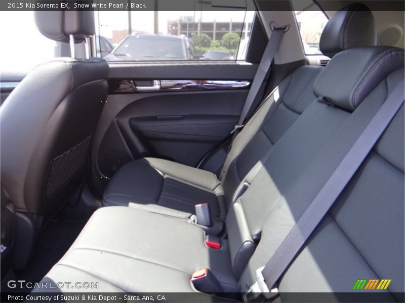 Snow White Pearl / Black 2015 Kia Sorento EX