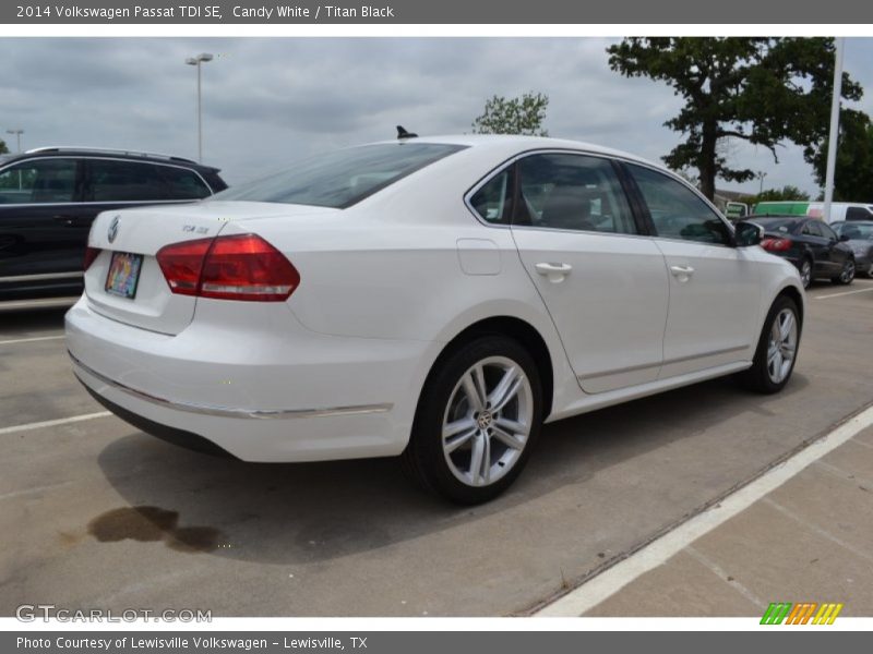 Candy White / Titan Black 2014 Volkswagen Passat TDI SE