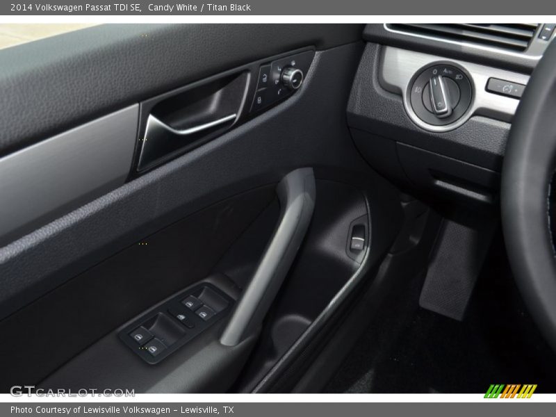 Candy White / Titan Black 2014 Volkswagen Passat TDI SE