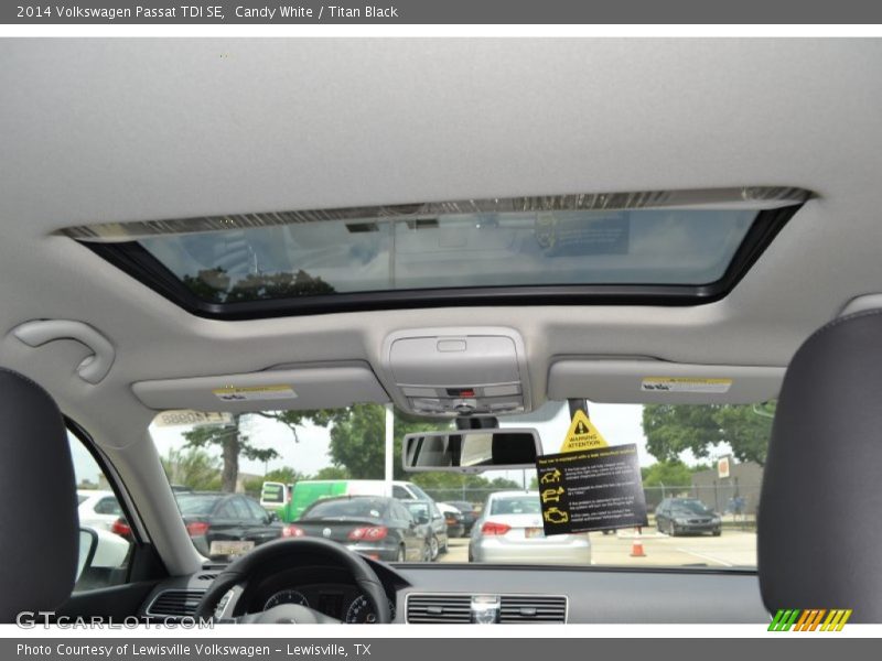 Candy White / Titan Black 2014 Volkswagen Passat TDI SE