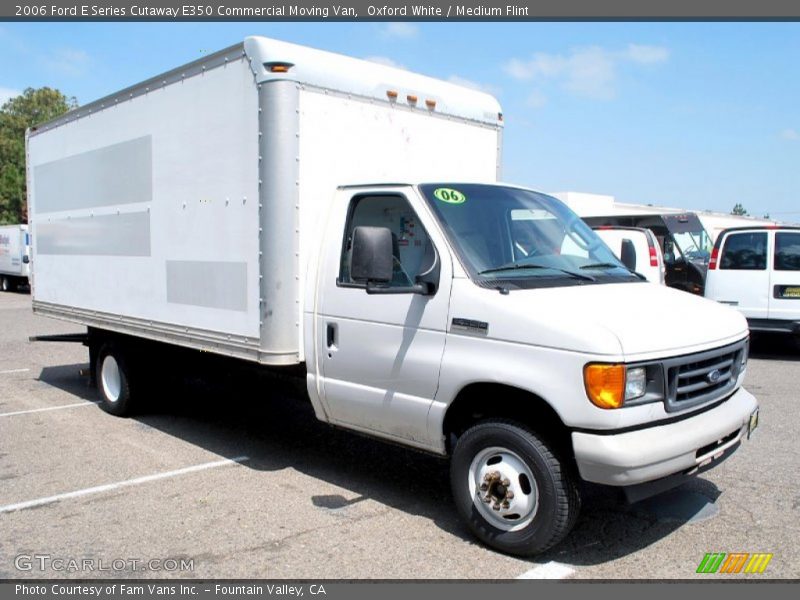 Oxford White / Medium Flint 2006 Ford E Series Cutaway E350 Commercial Moving Van