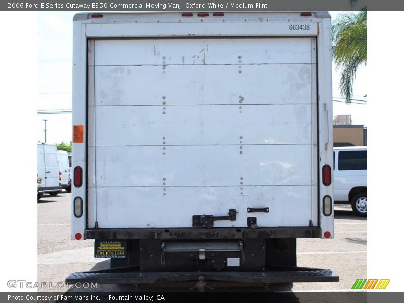 Oxford White / Medium Flint 2006 Ford E Series Cutaway E350 Commercial Moving Van