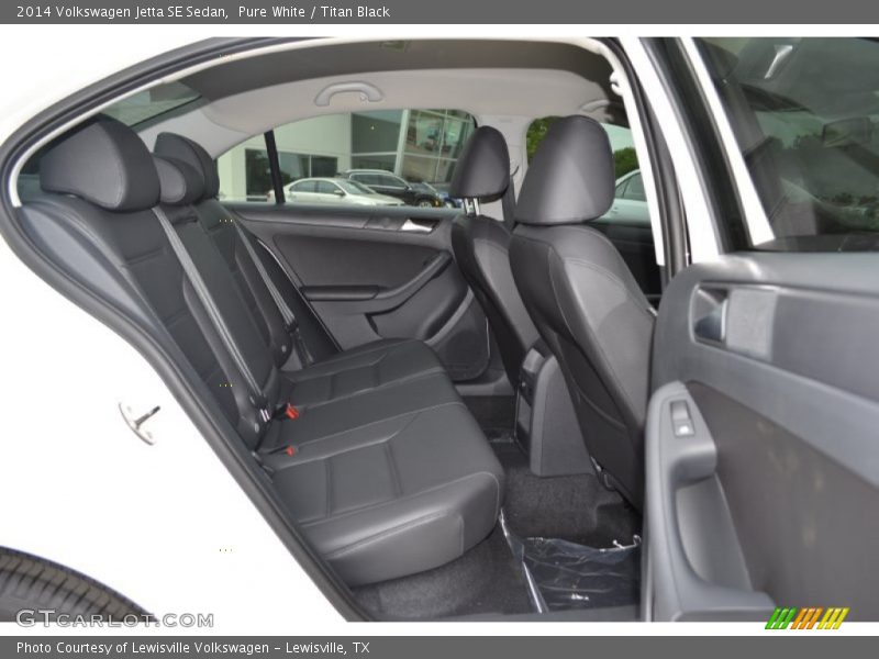 Pure White / Titan Black 2014 Volkswagen Jetta SE Sedan