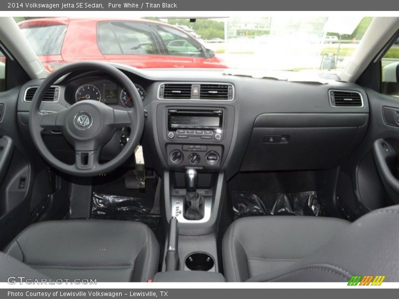 Pure White / Titan Black 2014 Volkswagen Jetta SE Sedan