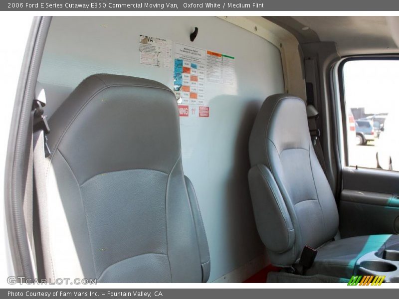 Oxford White / Medium Flint 2006 Ford E Series Cutaway E350 Commercial Moving Van