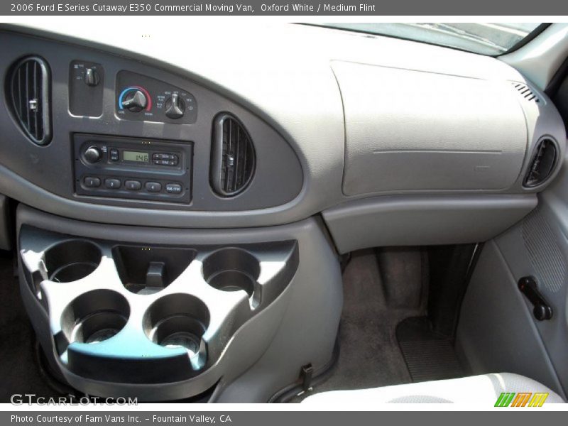 Oxford White / Medium Flint 2006 Ford E Series Cutaway E350 Commercial Moving Van