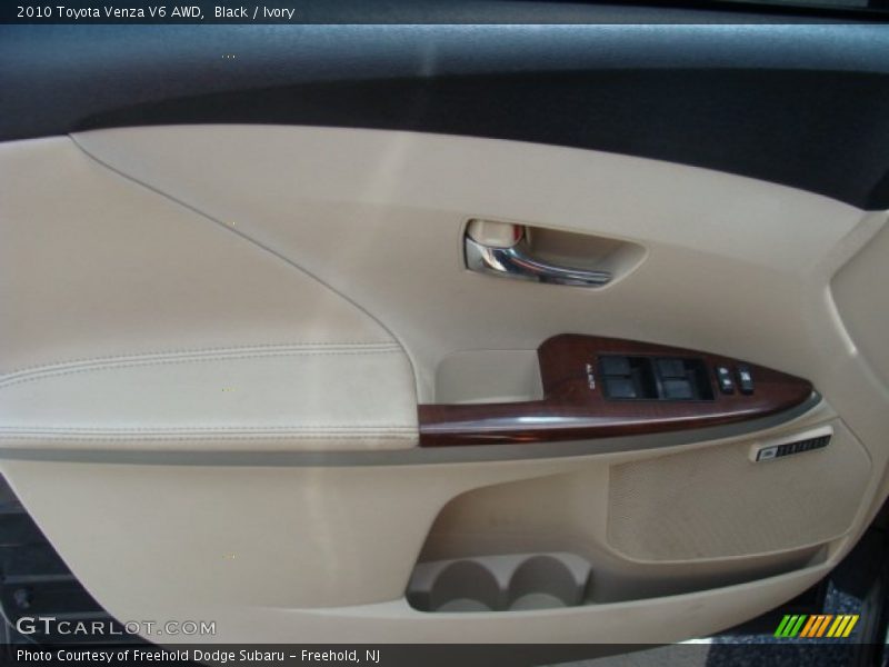 Black / Ivory 2010 Toyota Venza V6 AWD