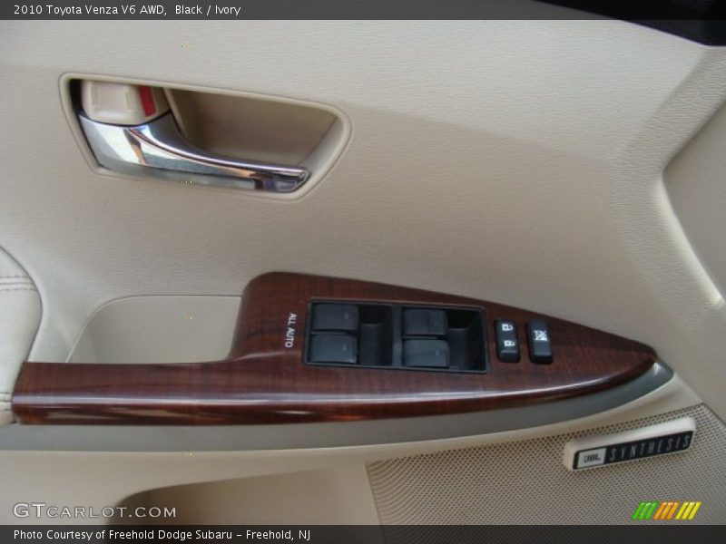 Black / Ivory 2010 Toyota Venza V6 AWD
