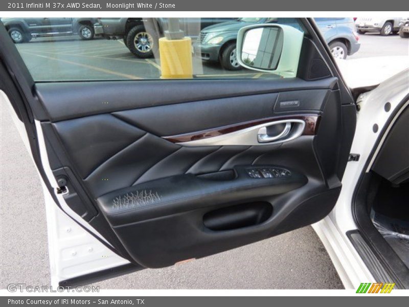 Moonlight White / Stone 2011 Infiniti M 37x AWD Sedan