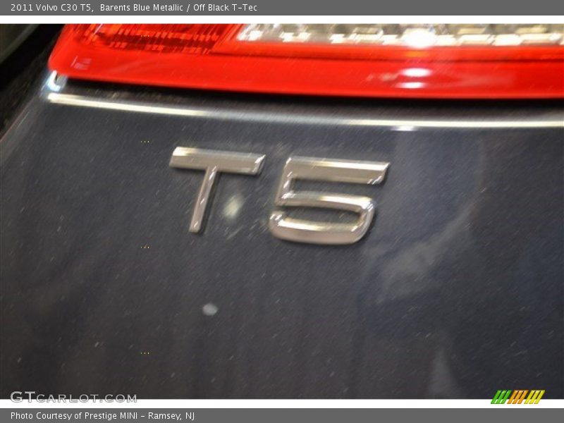 Barents Blue Metallic / Off Black T-Tec 2011 Volvo C30 T5