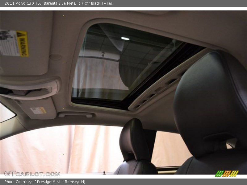 Barents Blue Metallic / Off Black T-Tec 2011 Volvo C30 T5