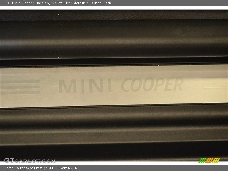 Velvet Silver Metallic / Carbon Black 2011 Mini Cooper Hardtop