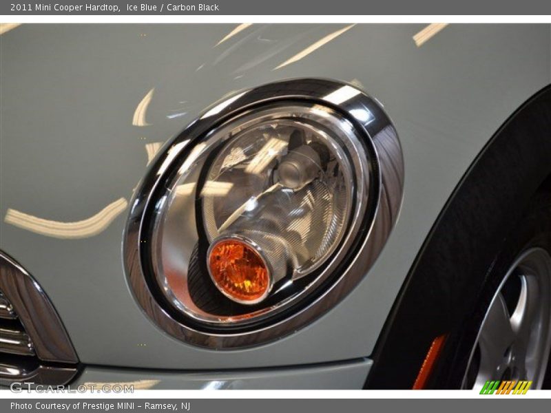 Ice Blue / Carbon Black 2011 Mini Cooper Hardtop