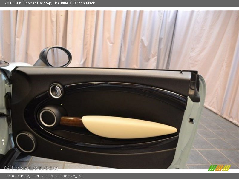 Ice Blue / Carbon Black 2011 Mini Cooper Hardtop