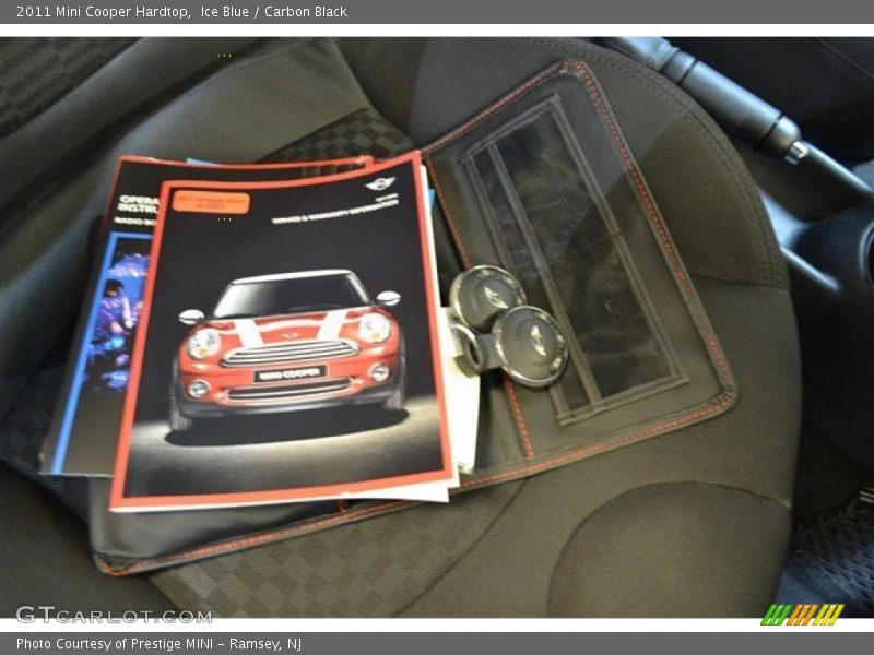 Ice Blue / Carbon Black 2011 Mini Cooper Hardtop