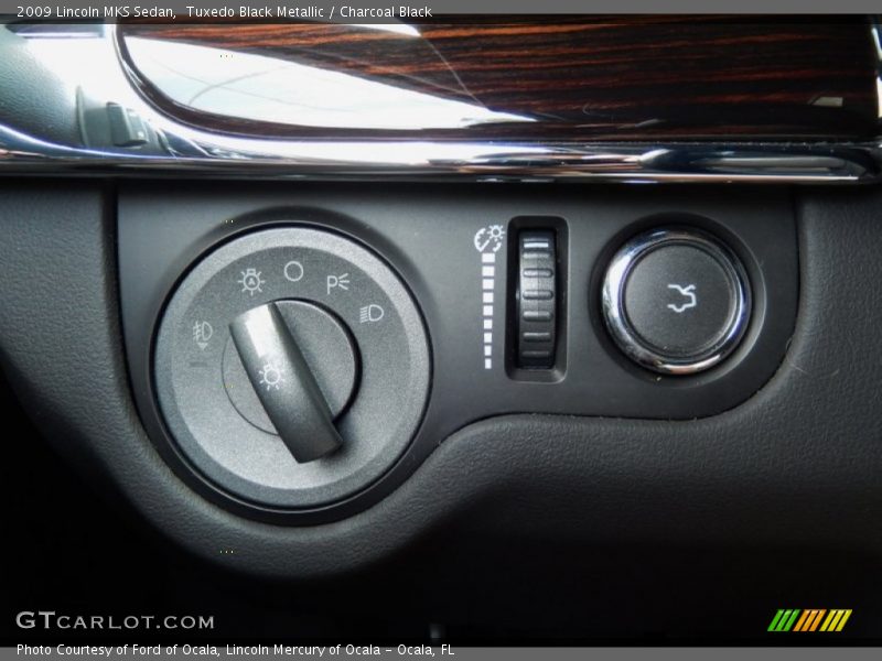 Tuxedo Black Metallic / Charcoal Black 2009 Lincoln MKS Sedan