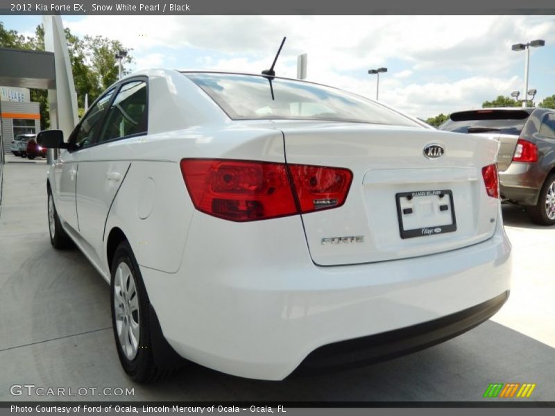 Snow White Pearl / Black 2012 Kia Forte EX