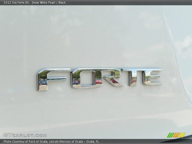 Snow White Pearl / Black 2012 Kia Forte EX
