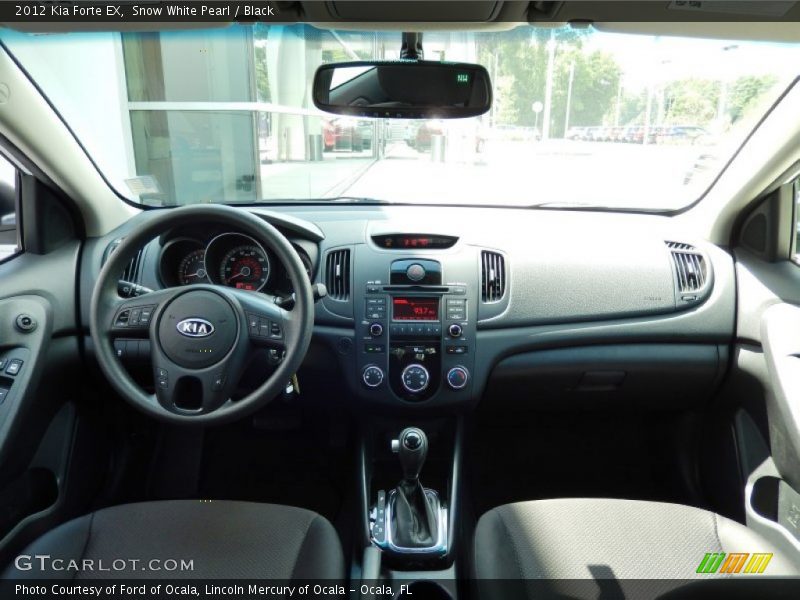 Snow White Pearl / Black 2012 Kia Forte EX