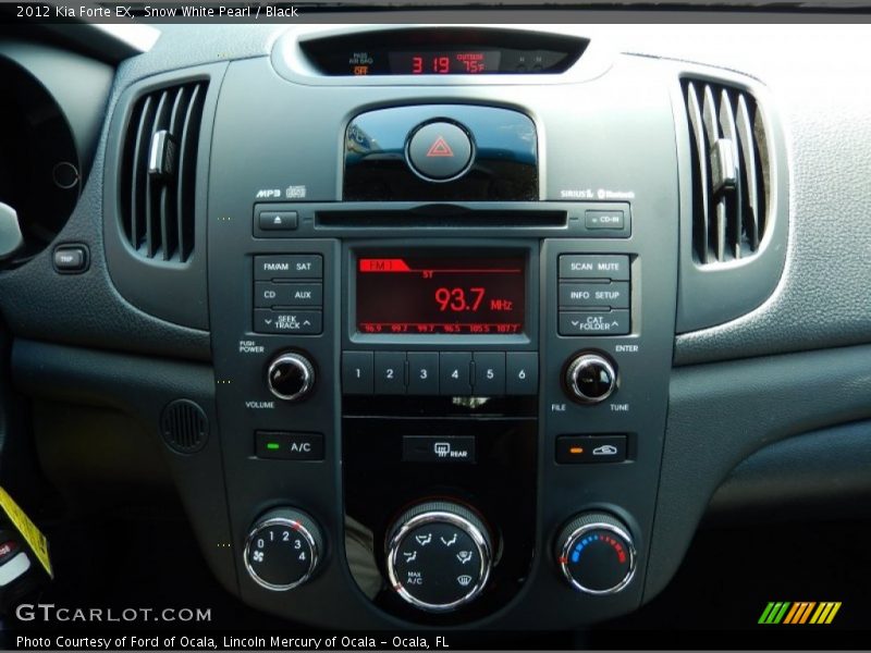 Snow White Pearl / Black 2012 Kia Forte EX