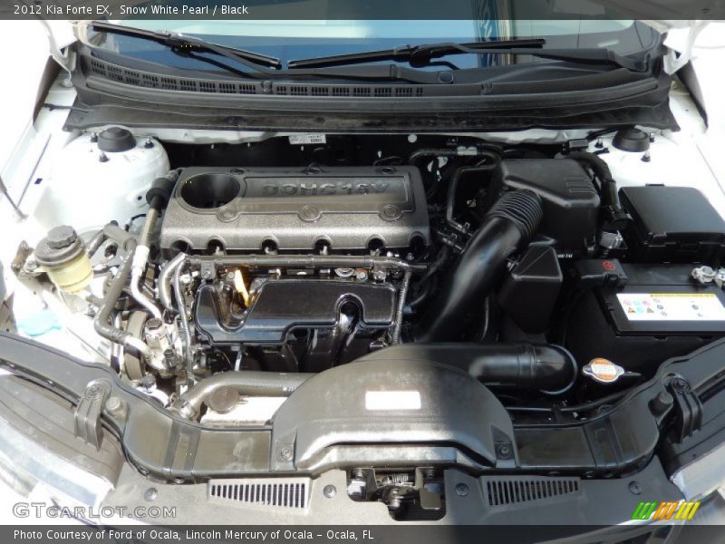 Snow White Pearl / Black 2012 Kia Forte EX