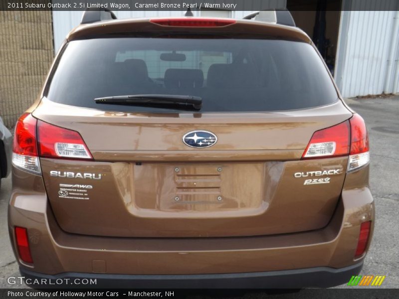 Caramel Bronze Pearl / Warm Ivory 2011 Subaru Outback 2.5i Limited Wagon
