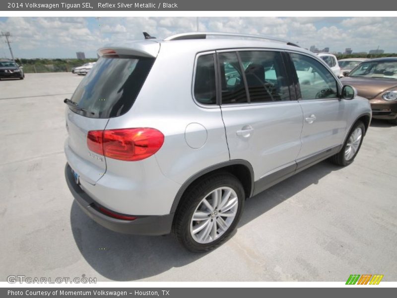 Reflex Silver Metallic / Black 2014 Volkswagen Tiguan SEL
