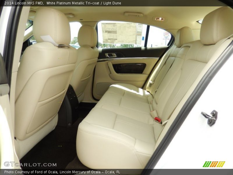 White Platinum Metallic Tri-coat / Light Dune 2014 Lincoln MKS FWD