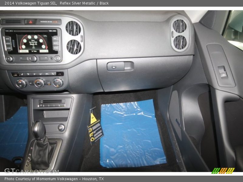 Reflex Silver Metallic / Black 2014 Volkswagen Tiguan SEL