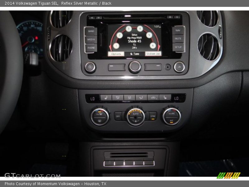 Reflex Silver Metallic / Black 2014 Volkswagen Tiguan SEL