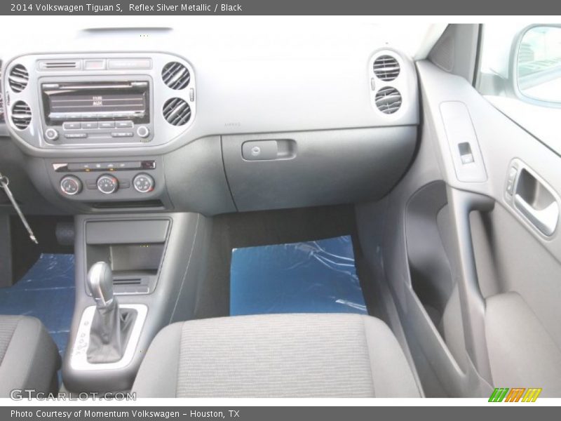 Reflex Silver Metallic / Black 2014 Volkswagen Tiguan S