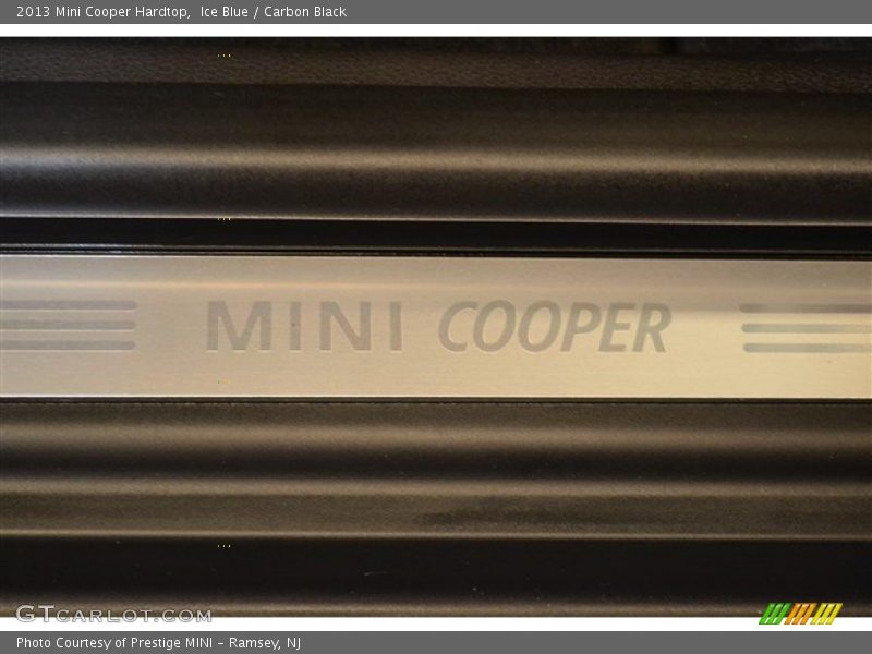 Ice Blue / Carbon Black 2013 Mini Cooper Hardtop